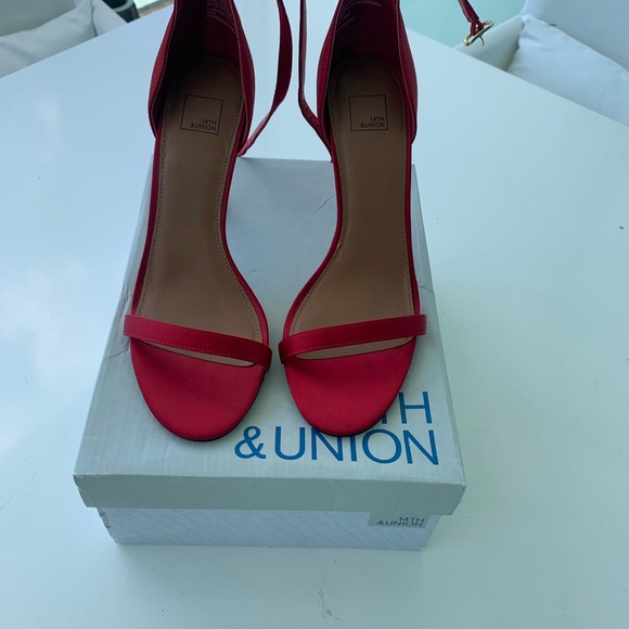 14th & Union Anika-Fab ankle strap red sandals - Picture 2 of 8